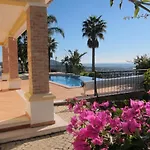 Reves D'ocean Bed & Breakfast