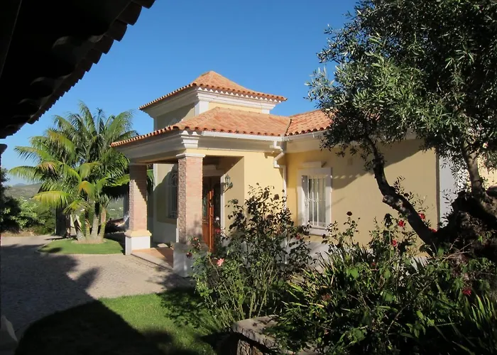 Reves D'ocean Bed & Breakfast *